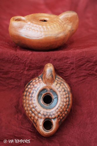 GALLO-ROMAN OIL LAMP WITH BUTTONS