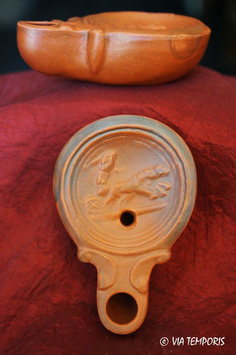 GALLO-ROMAN OIL LAMP WITH CHARIOT