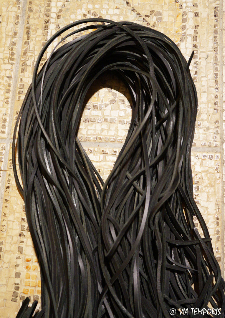 SET OF 5 LACES IN LEATHER - BLACK COLOR
