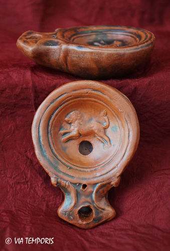 GALLO-ROMAN OIL LAMP WITH A LION