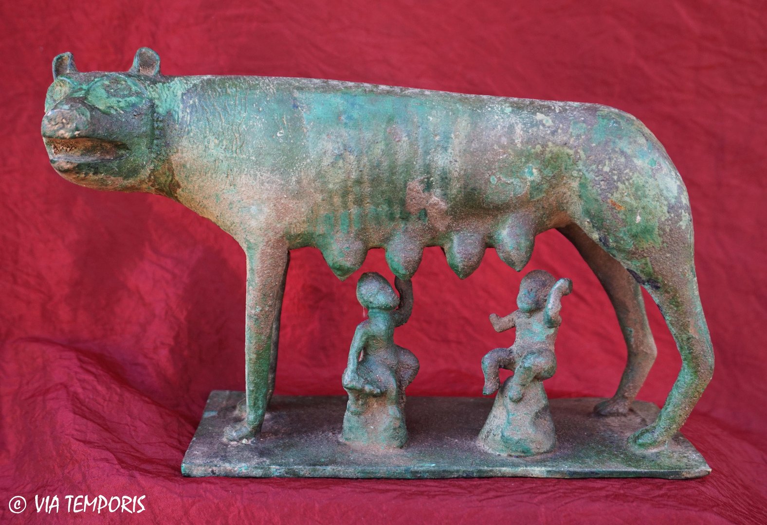 ROMAN BRONZE - STATUETTE OF THE WOLF WITH REMUS AND ROMULUS - BIG SIZE