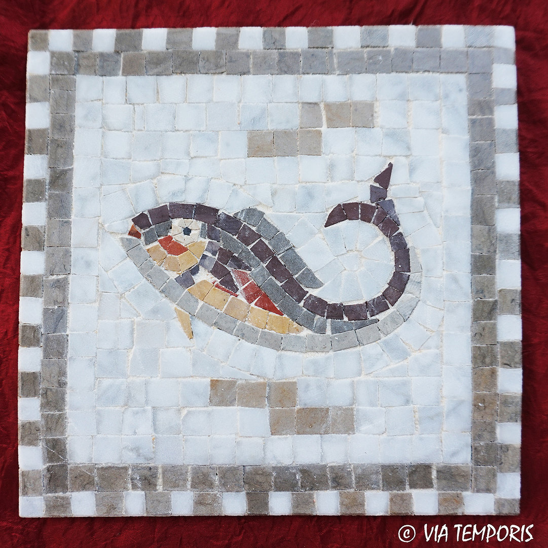 ROMAN MOSAIC - SMALL MEDALLION WITH A FISH 2