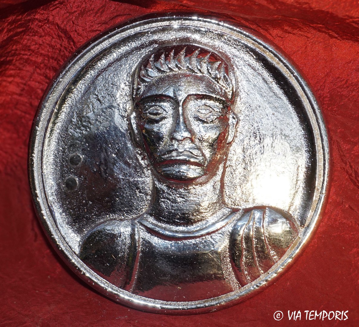 SILVER PLATED PHALERA DECORATED WITH THE BUST OF AUGUST
