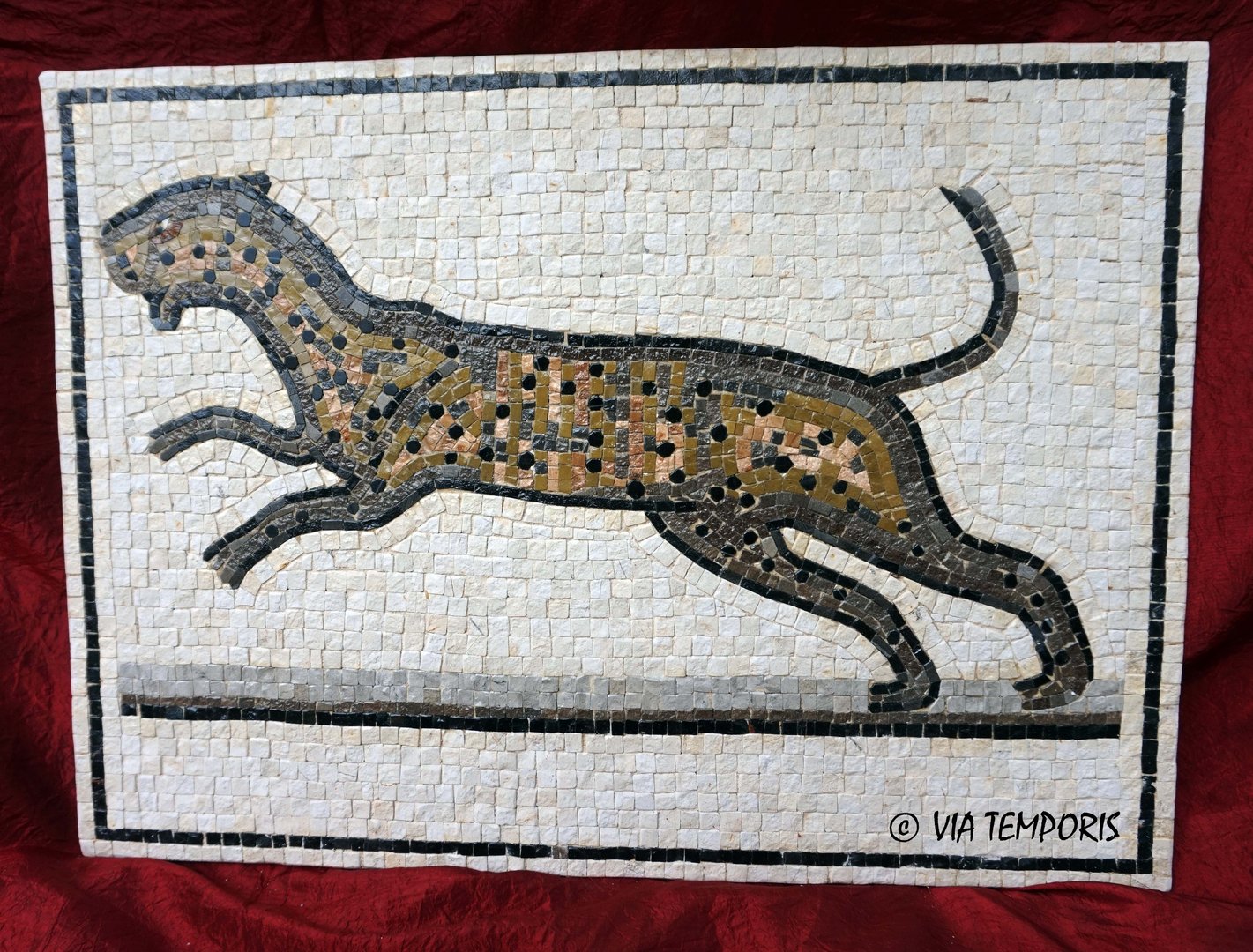 ROMAN MOSAIC - LEOPARD OF THE ORPHEUS HOUSE IN VIENNE