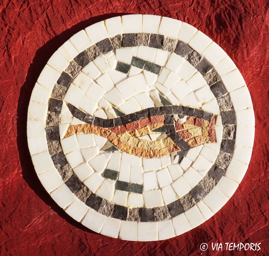 ROMAN MOSAIC - SMALL MEDALLION WITH A FISH - ROUND SHAPE