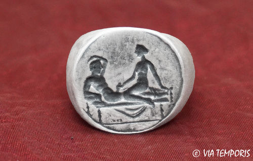 ANCIENT JEWERLY - ROMAN SILVER RING WITH EROTIC SCENE