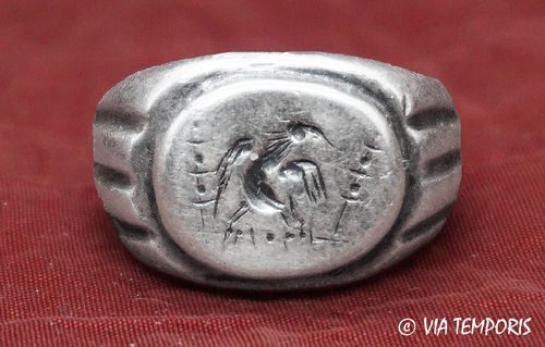 ANCIENT JEWERLY - ROMAN SILVER RING WITH AN IMPERIAL EAGLE