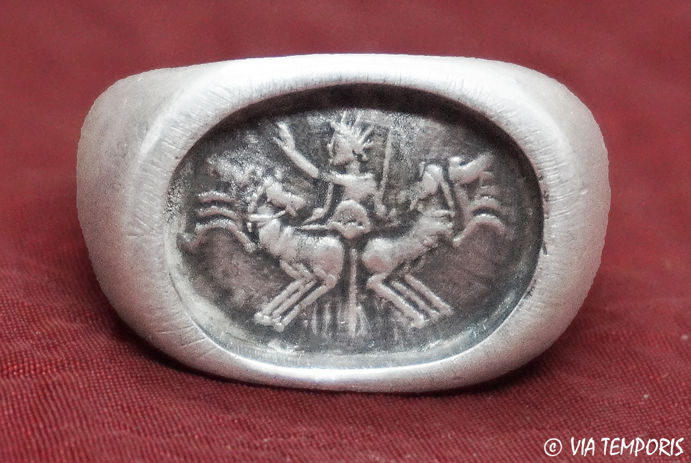 ANCIENT JEWERLY - ROMAN SILVER RING WITH TRIUMPHANT NEPTUNE