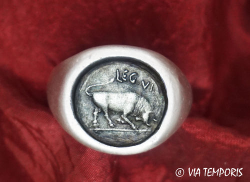 ANCIENT JEWERLY - ROMAN SILVER RING LEGIO VI WITH BULL