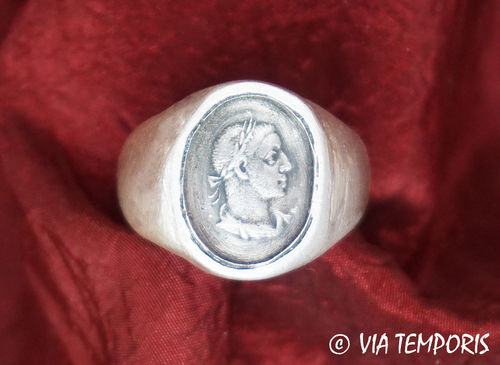 ANCIENT JEWERLY - ROMAN SILVER RING WITH SEV. ALEXANDER BUST