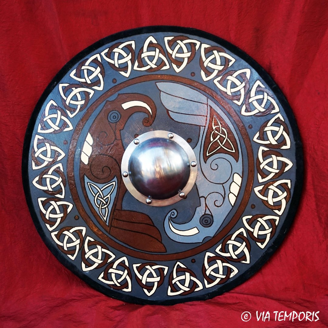 ROUND VIKING SHIELD WITH STYLIZED EAGLES DECOR