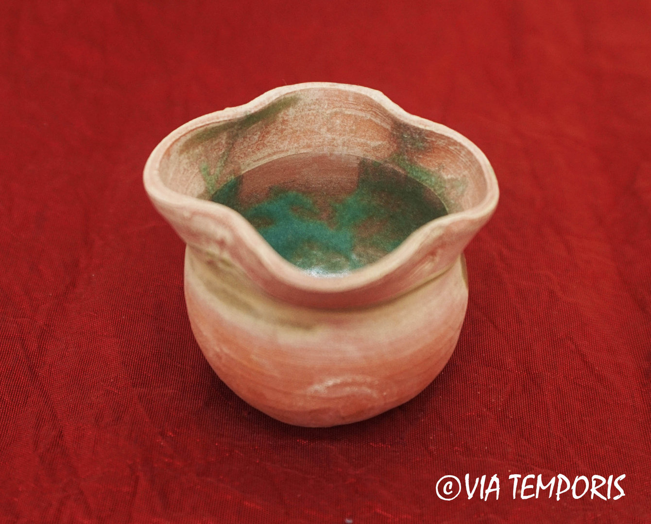 MEDIEVAL POTTERY - MINI MEDIEVAL MULTILOBED CUP