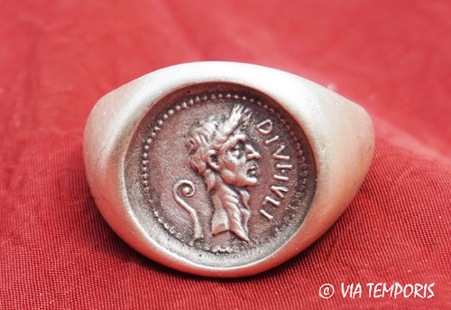 ANCIENT JEWELERY - SILVER RING WITH HEAD OF JULIUS CAESAR