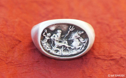 ANCIENT JEWELERY - ROMAN SILVER RING WITH NEPTUNE ON A CHARIOT