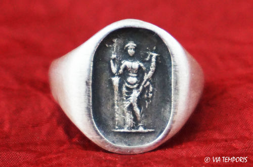 ANCIENT JEWELERY - SILVER RING WITH THE GODESS FORTUNIA
