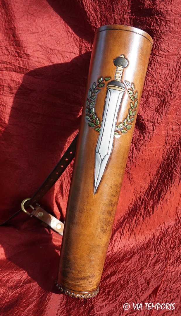 LEATHER QUIVER WITH SWORD DECORATION